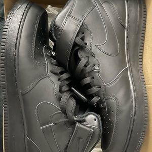 Black Air Force ones size 11